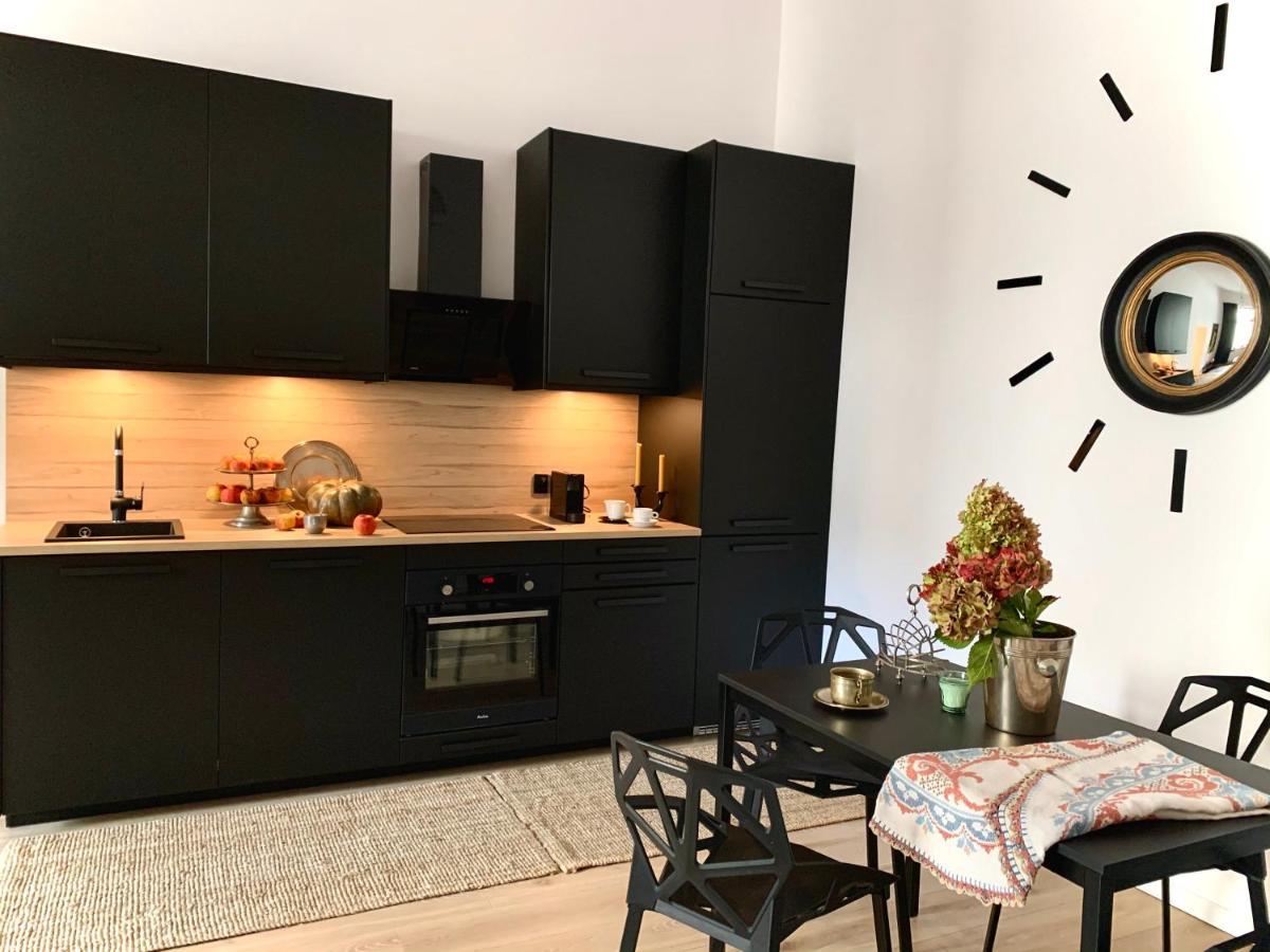 Black Velvet Apartment Krakow Exterior photo